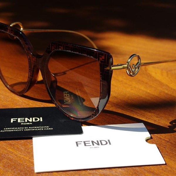 Jak rozeznat originál brýle Fendi