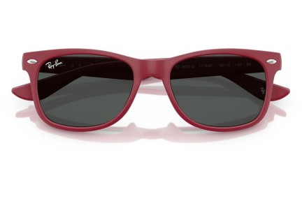 Sluneční brýle Ray-Ban Junior New Wayfarer Junior RJ9052S 717887 Squared Červené